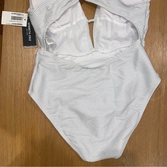 Kenneth Cole Shimmer Plunge One Piece White Medium - Picture 8 of 9